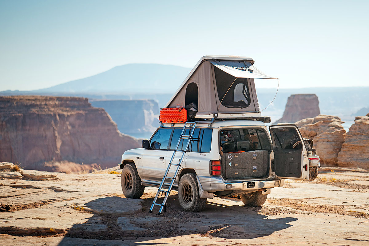 Rooftop tent (Roofnest Sparrow)